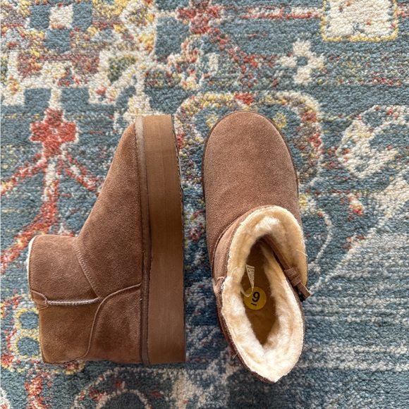 Bearpaw Brown Boots Platform - Picture 2 of 4